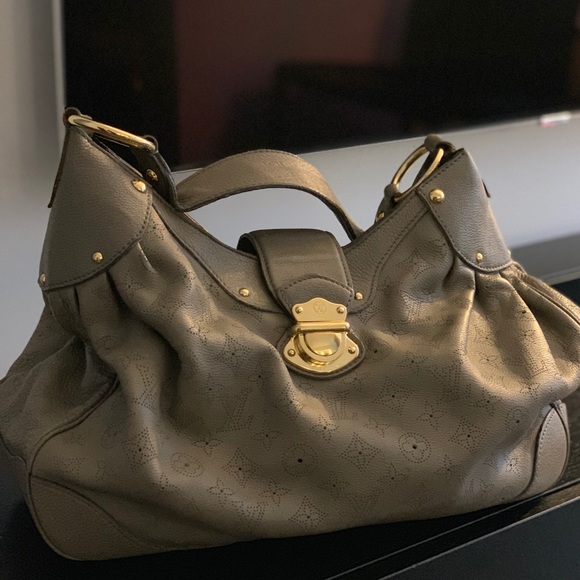Louis Vuitton purse - Picture 1 of 4